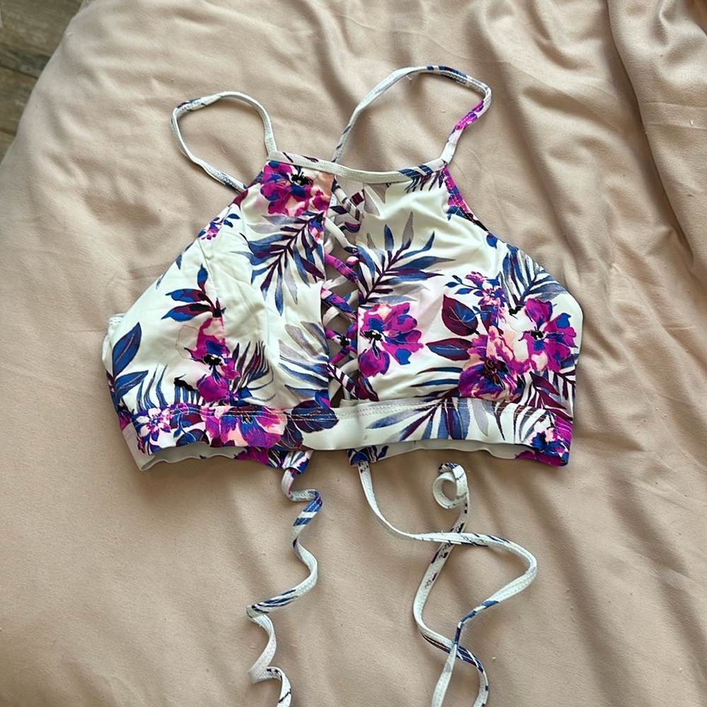 Ambrielle Floral High Neck Bikini Top. Size Medium